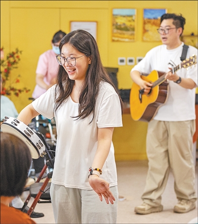 养老社区飞出青春音符