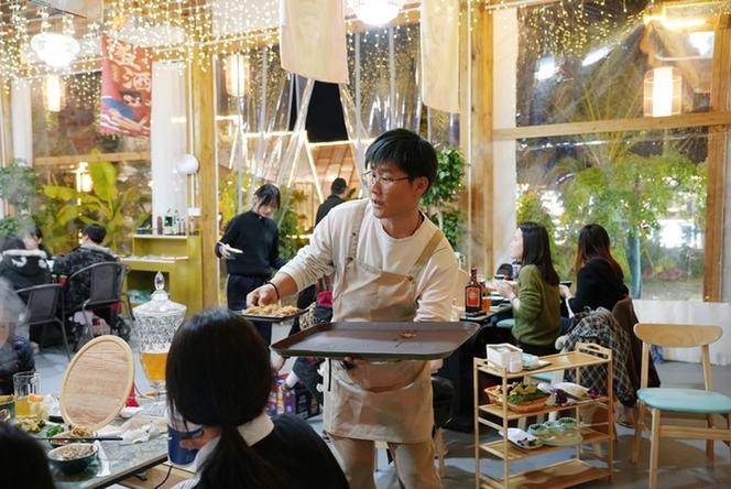 再难也不能欠工友钱 6年还债80万——这个“90后”一笔一划写诚信