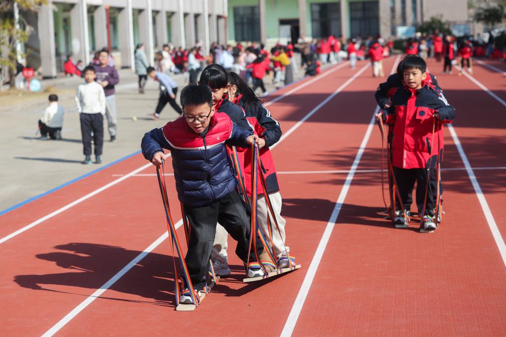 让校园随处有奔跑的身影、爽朗的笑声——代表委员热议学生体质强健计划