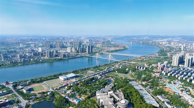 莲城一江两岸航拍。湘潭市文明办供图