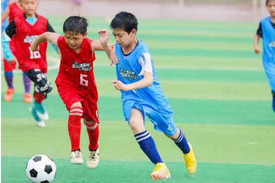 点亮乡村少年绿茵梦 “小小绿茵杯”足球联赛在江西遂川启动