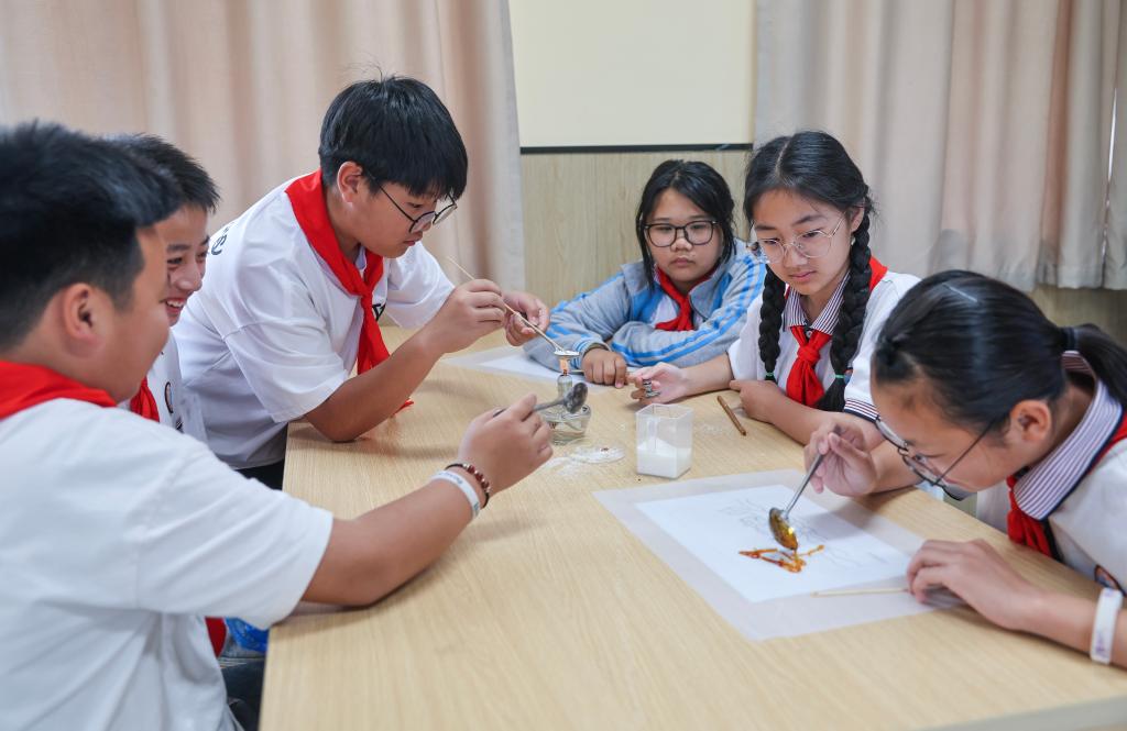 乡村小学开启乡土特色非遗课程