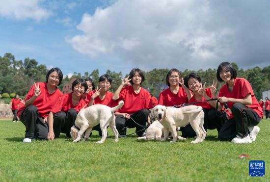 云南华坪女高学生的暑期“消防之旅”