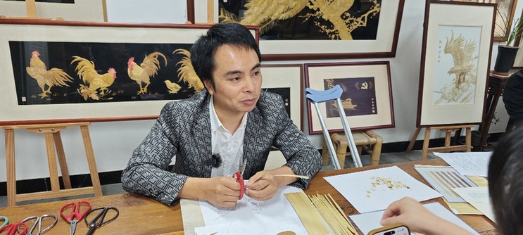 稻草画艺术家陈军敏:用稻草绘出自强不息的人生 稻草画艺术家陈军敏:用稻草绘出自强不息的人生