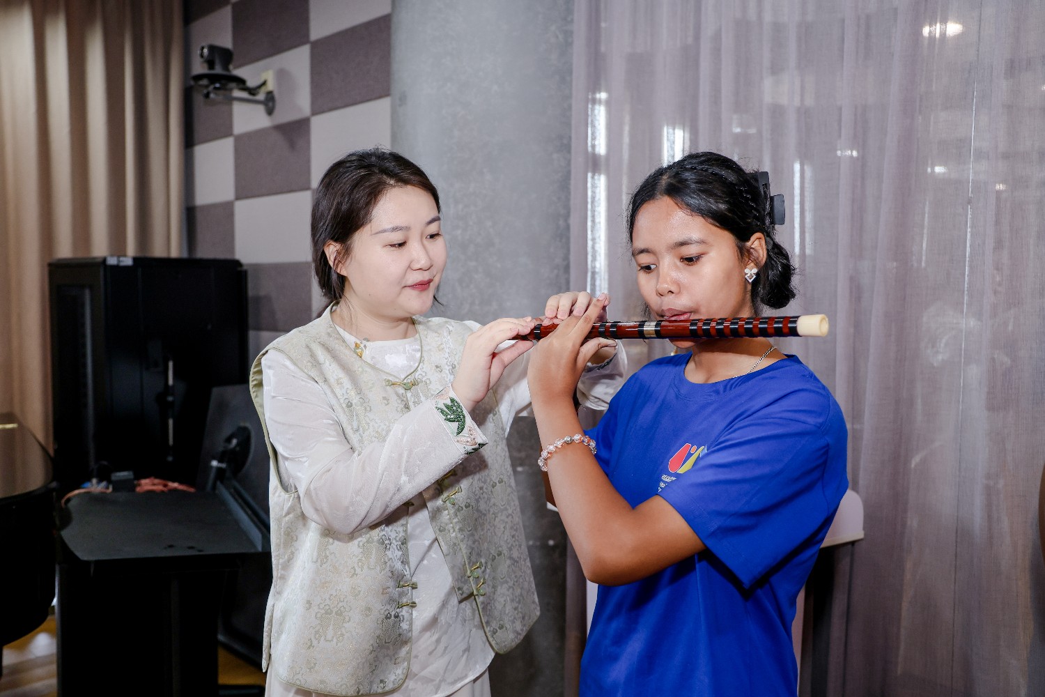 文化小大使的中国日记|国粹初体验:学民乐、练功夫、赏京剧 文化小大使的中国日记|国粹初体验:学民乐、练功夫、赏京剧