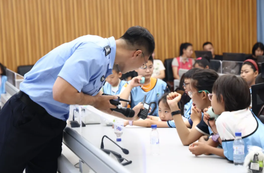 “警营少年行”夏令营,警娃们收获满满 “警营少年行”夏令营,警娃们收获满满