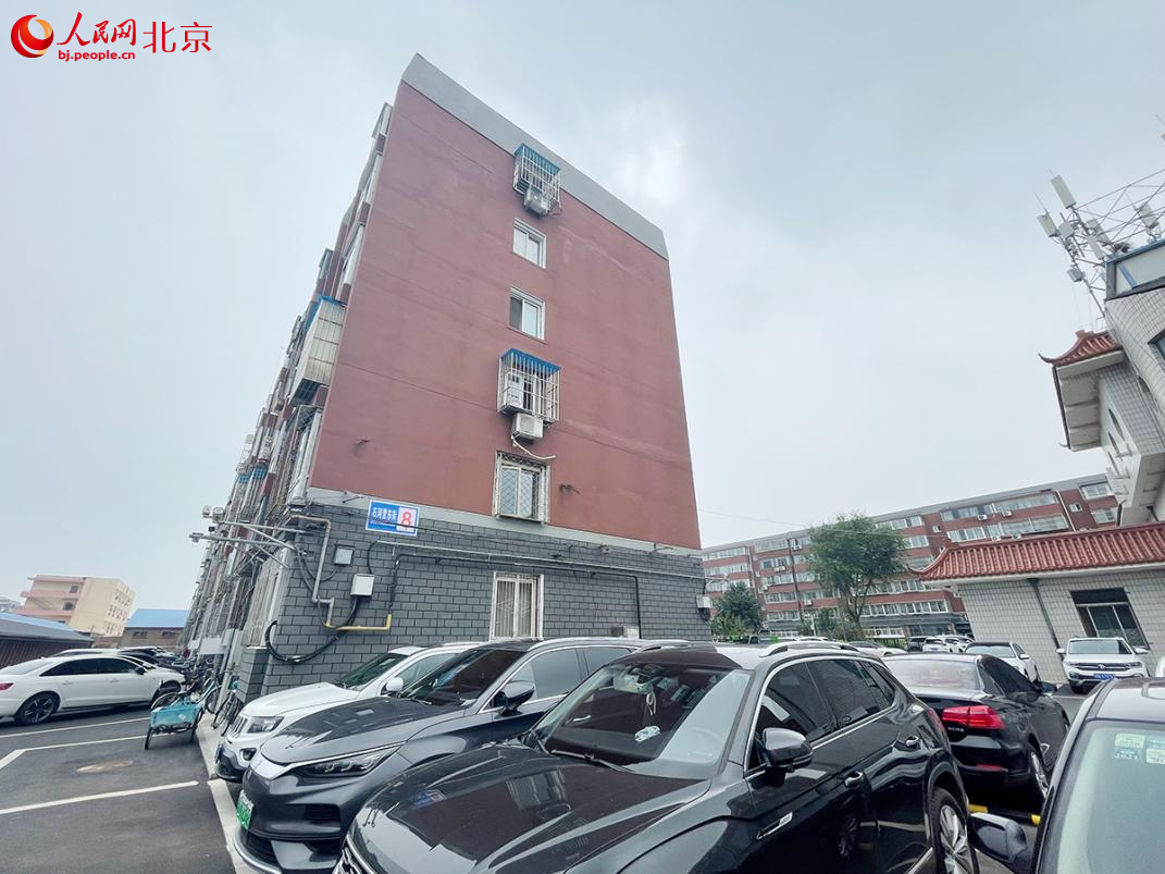 停车难!北京延庆一老旧小区改造后停车更难 111微信图片_20250922130549_212_12