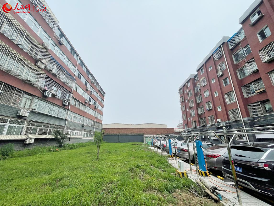 停车难!北京延庆一老旧小区改造后停车更难 111微信图片_20250922130923_233_12
