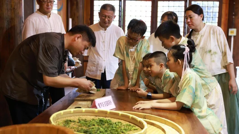 点亮多彩暑假，成就少年梦想