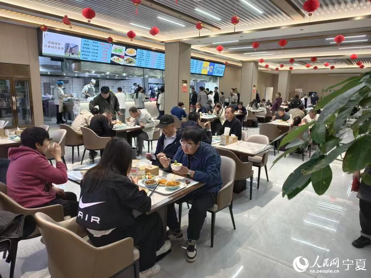 在家门口，养老是件幸福事